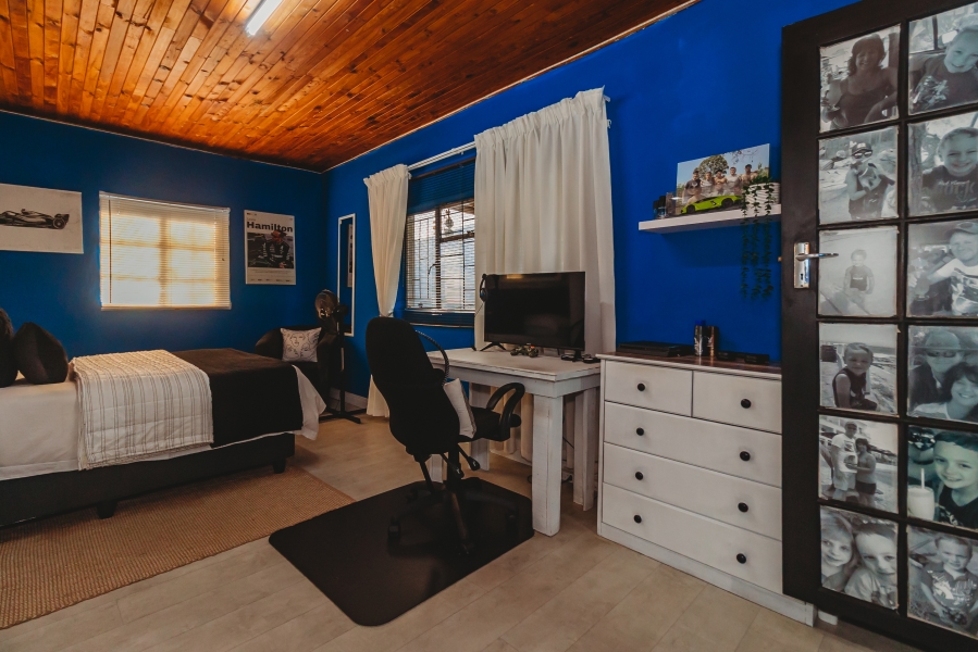 5 Bedroom Property for Sale in Blanco Western Cape